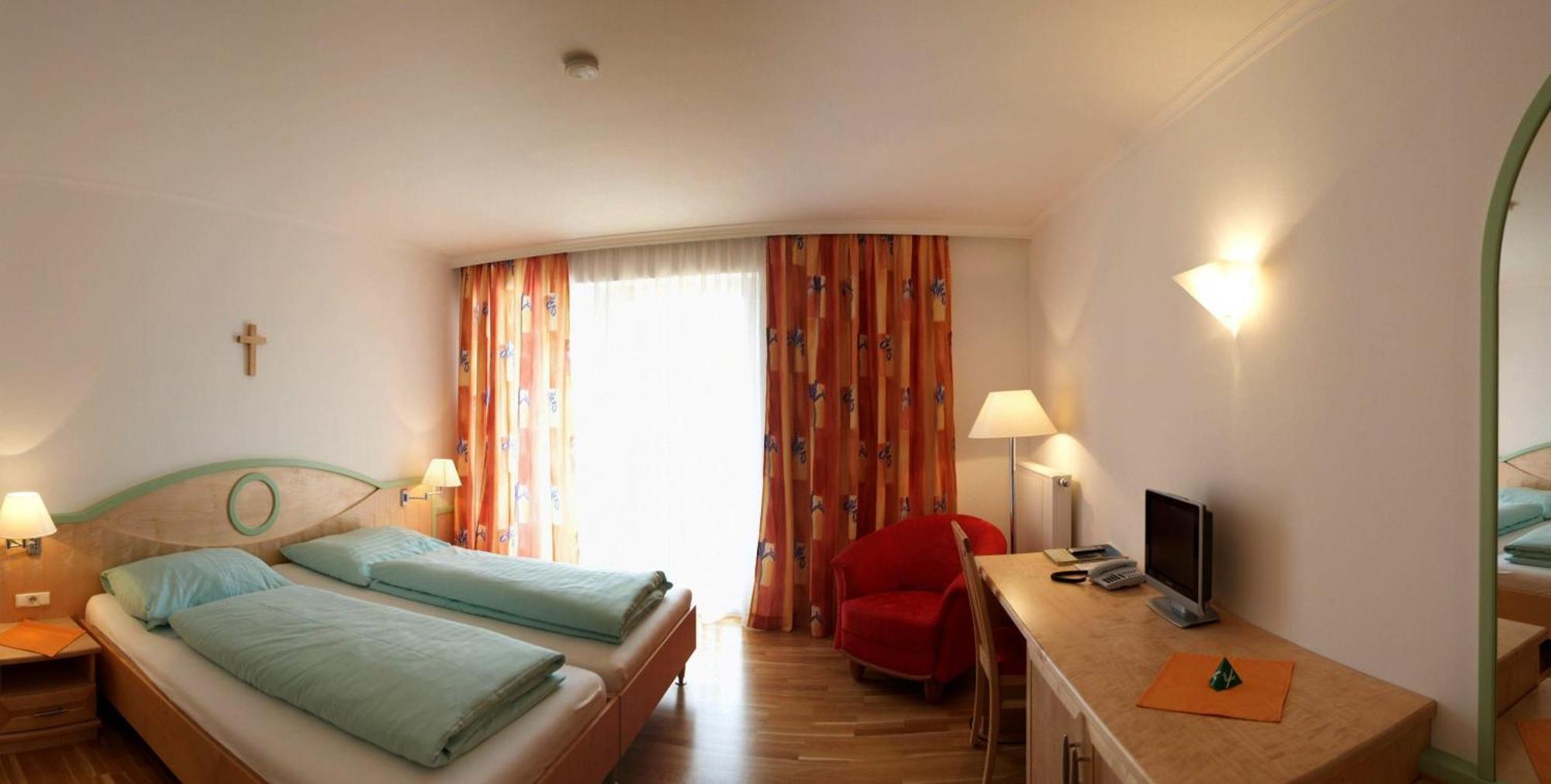 Hotel Zum Kirchenwirt Mariazell Kültér fotó