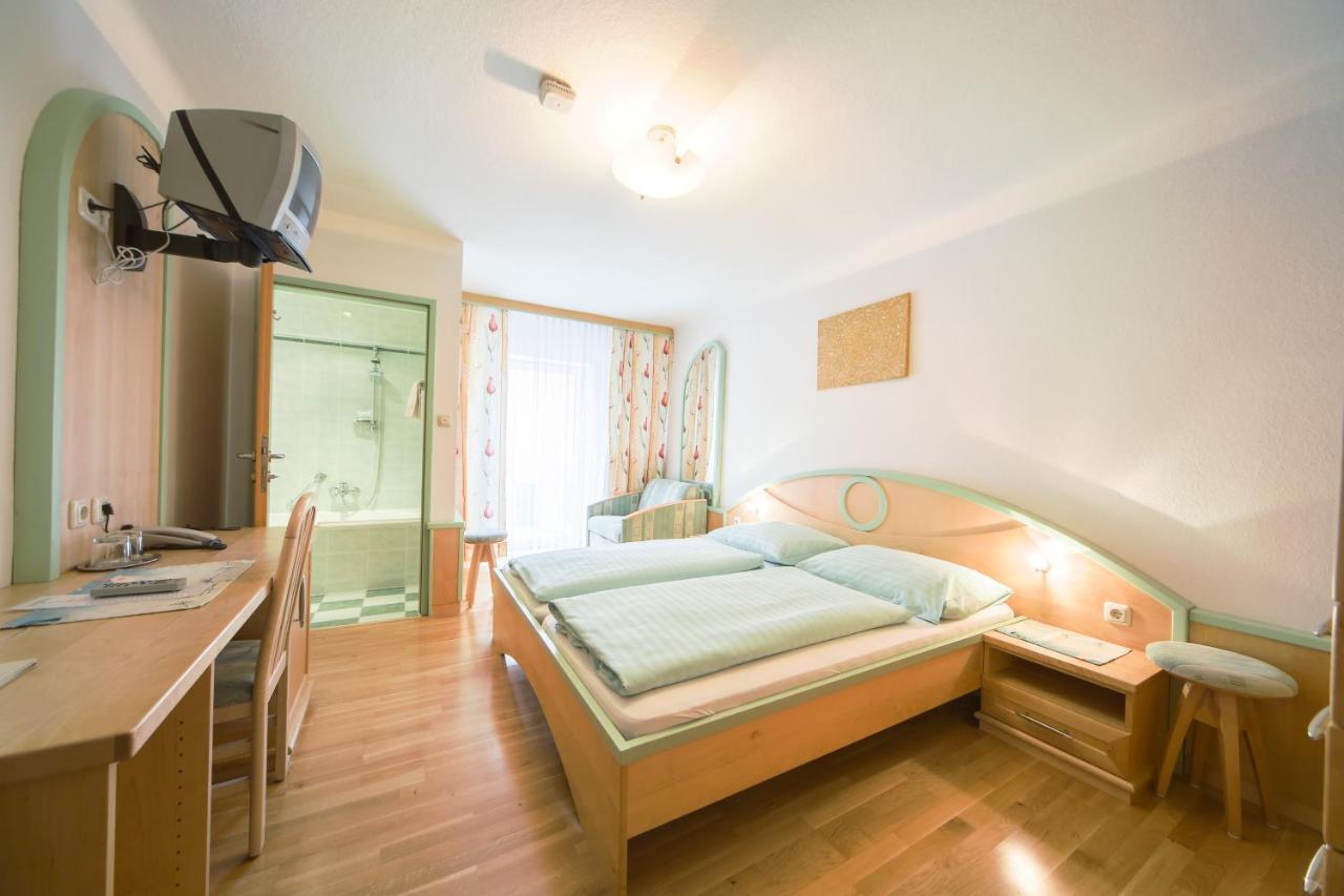 Hotel Zum Kirchenwirt Mariazell Szoba fotó